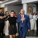 Sindi Xhunglini gruaja Tedi Blushi